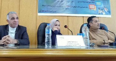 صور.. شريف أسعد وآية عبد الرحمن يقدمان نصائح لشباب الكتاب فى "آداب الإسكندرية"