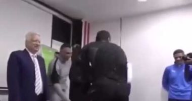 فيديو.. مرتضى يداعب ابنة جنش قبل السوبر.. وجنش يشير لـ"كارتيرون": سلمى على الحاج