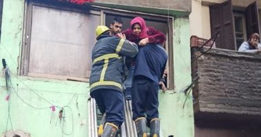 انهيار جزئى لعقار بالسيدة زينب والحماية المدنية تخلى السكان.. صور
