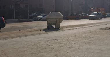 "سيبها علينا".. بلاعة بدون غطاء تهدد أهالى الحى العاشر فى مدينة نصر