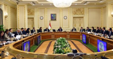 تنفيذا لتكليفات الرئيس بحل مشكلات المصانع المتعثرة.. الحكومة والبنك المركزى يعلنان تسوية مديونيات بقيمة 18.4 مليار جنيه.. وإيقاف كافة الإجراءات القضائية المتخذة  ضد 90 عميلاً.. وإعادة تشغيل 81 شركة ورفع طاقتها