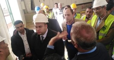 نائب محافظ الجيزة يوجه بسرعة رصف شوارع الصف والانتهاء من مشروع الصرف بالمدينة