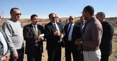 وفد برلمانى يتفقد الطرق بأسوان.. ومسئولو النقل يستعرضون مشكلاتهم.. صور