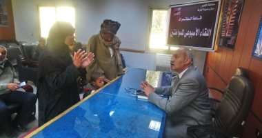 أهالى القرنة يشتكون من غلق طريق القبلى قامولا والصرف الصحى 