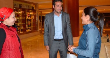 سحر عبد الحق تجتمع بمحترفات الكرة النسائية قبل سوبر الأهلى والزمالك