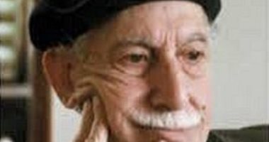 كان ساكن فين.. التنسيق الحضارى يضع لافتة تحمل عنوان توفيق الحكيم على منزله