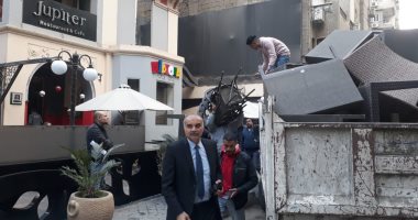 غلق كافية بميدان المساحة بالجيزة لإدارته بدون ترخيص.. صور 