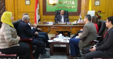 وفد من الجامعة الأمريكية يزور جامعة المنيا لمتابعة إنجازات مركز التطوير المهنى