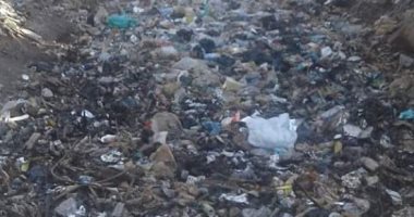 سيبها علينا.. مطالب بتطهير وتغطية ترعة مكرم باشا عبيد فى قنا