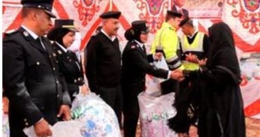 الشرطة النسائية ترسم البسمة على وجوه المسنات فى المحافظات