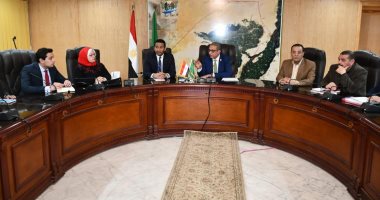 صور.. تفاصيل أول اجتماع للمجلس الإقليمى للتعليم بالفيوم لتنفيذ برامج محو الأمية
