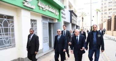 صور.. وزير العدل ومحافظ بورسعيد يتفقدان الشهر العقارى المطور