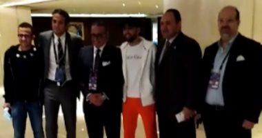 فيديو.. مؤمن زكريا يظهر فى الإمارات لحضور السوبر المحلى