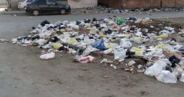  "سيبها علينا".. شكوى من انتشار القمامة بمنطقة أطلس بالسلام أول