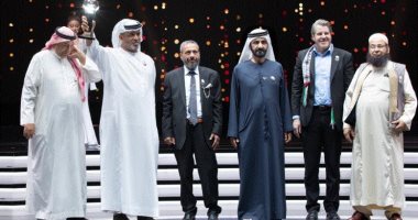 حاكم دبى يتوج الفلاسى بلقب صانع الأمل العربى ومجدى يعقوب بوشاح العمل الإنسانى..فيديو