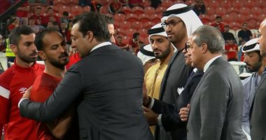 شاهد الأهلى يتسلم الميداليات الفضية بعد خسارة السوبر المحلى أمام الزمالك