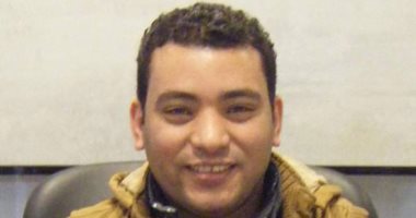 تكريم فنان الكاريكاتير أحمد قاعود فى المؤتمر الطلابى الأول لكلية الخدمة الاجتماعية جامعة الفيوم