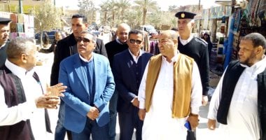 محافظ مطروح يتفقد الخدمات والمناطق الأثرية بواحة سيوة