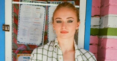 جو جوناس يحتفل بعيد ميلاد زوجته صوفى تيرنر على طريقته الخاصة.. صورة