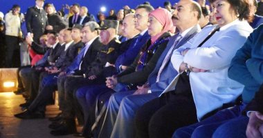 صور.. ختام مهرجان أسوان الدولى للثقافة والفنون بعروض أمام معبد أبو سمبل