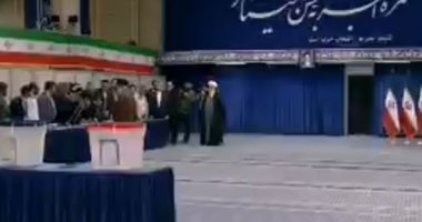 فيديو.. مرشد إيران يصوت بالانتخابات التشريعية ويحث الإيرانيين للنزول