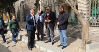 محافظ الجيزة: غرامات مشددة على أى منشأة تجارية تتلف الرصيف أو الطريق 