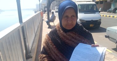 "سيبها علينا"..سيدة تناشد محافظ سوهاج بالحصول على وحده سكنية