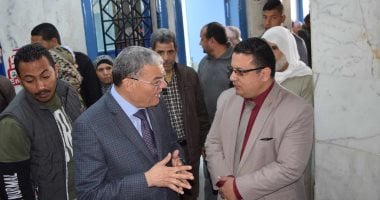 محافظ المنيا يتفقد بنك الدم ومركز الأورام لمتابعة مستوي الخدمات الطبية