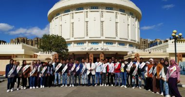 صور.. طلاب جامعة المنيا ينظمون زيارة ميدانية لـ"بانوراما حرب أكتوبر" بالقاهرة