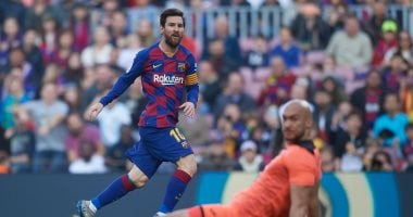برشلونة ضد إيبار.. ميسي يتخطى رونالدو في عدد الهاتريك مع الأندية "فيديو"