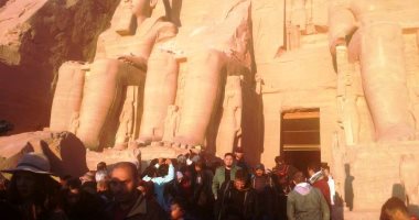صور.. بدء ظاهرة تعامد الشمس على "قدس الأقداس" بمعبد أبوسمبل