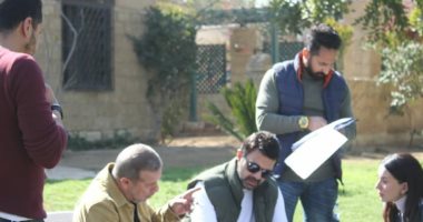 عمرو محمود ياسين وشريف منير من كواليس تصوير "ونحب تانى ليه"