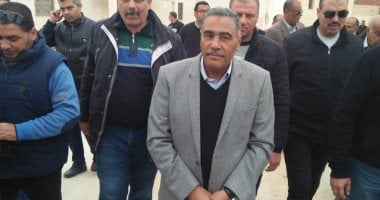 صور.. جولة محافظ مطروح لتفقد الخدمات وتنفيذ الأعمال فى عدد من مناطق المدينة