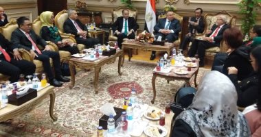 صور .. وكيل البرلمان يلتقى وفد مجلس الشورى الإندونيسى 