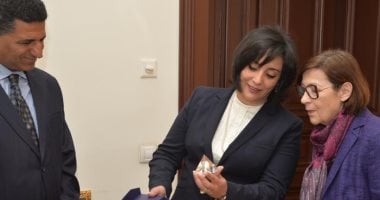 نائب وزير السياحة والآثار تروج لمقاصد مصر فى بلجراد