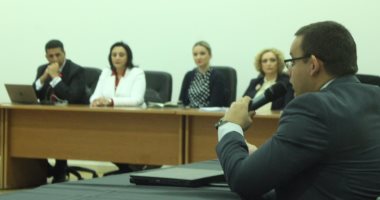 مائدة مستديرة حول آفاق تعزيز السياحة بين مصر وصربيا ..صور