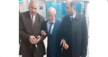 ابن شقيق المصرى العائد من العراق بعد 34 عاما.. فقد أوراقة والصدفة أعادته للوطن