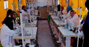 القوى العاملة بالوادى الجديد تستكمل تنفيذ مبادرة "مهنتك مستقبلك" بقرى درب الأربعين