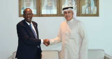 وزير الصناعة والتجارة البحرينى يبحث آليات التعاون مع نظيره الصومالى