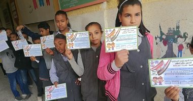 فيديو وصور.. تعليم الأقصر تستكمل فحص طلبة المدارس بمبادرة مكافحة الأنيميا والسمنة