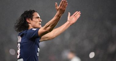 كافاني وميرتينز يقودان تشكيل النجوم المنتهية عقودهم فى الصيف