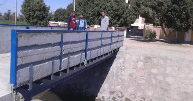 تركيب 380 عمود إنارة و500 كشاف و5 أكشاك وإنهاء كوبرى لعبور طلبة المدارس بالأقصر