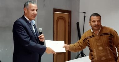 صور.. رئيس طور سيناء بجنوب سيناء يكرم العاملين المتميزين