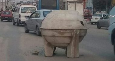 أهالى زهراء مدينة مصر يشكون من البلاعات المفتوحة والكتل الحديدية الموجودة أمامها