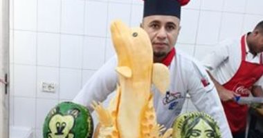 العين بتأكل قبل الفم ..قارئ يشارك بأعمال نحت على القرع و البطيخ