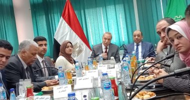 وزير التنمية المحلية: استقبل الشكاوى على تليفونى ولو رئيس المدينة لم يحلها هحاسبه