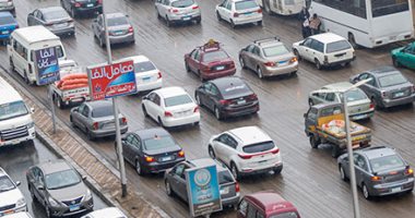 النشرة المرورية.. اعرف مناطق زحام السيارات أعلى الطرق في القاهرة والجيزة