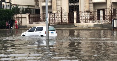 سقوط أمطار وثلوج مع برق ورعد فى التجمع الخامس.. صور وفيديو