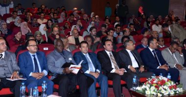 صور.. نائب محافظ الأقصر يشهد فعاليات منتدى جامعة الأقصر الأفريقى 2020 بمكتبة الكرنك