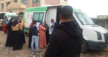 صور.. الكشف الطبى على 2370 مواطن وتوفير 50 أتوبيس لنقل الطلاب بكفر الشيح 